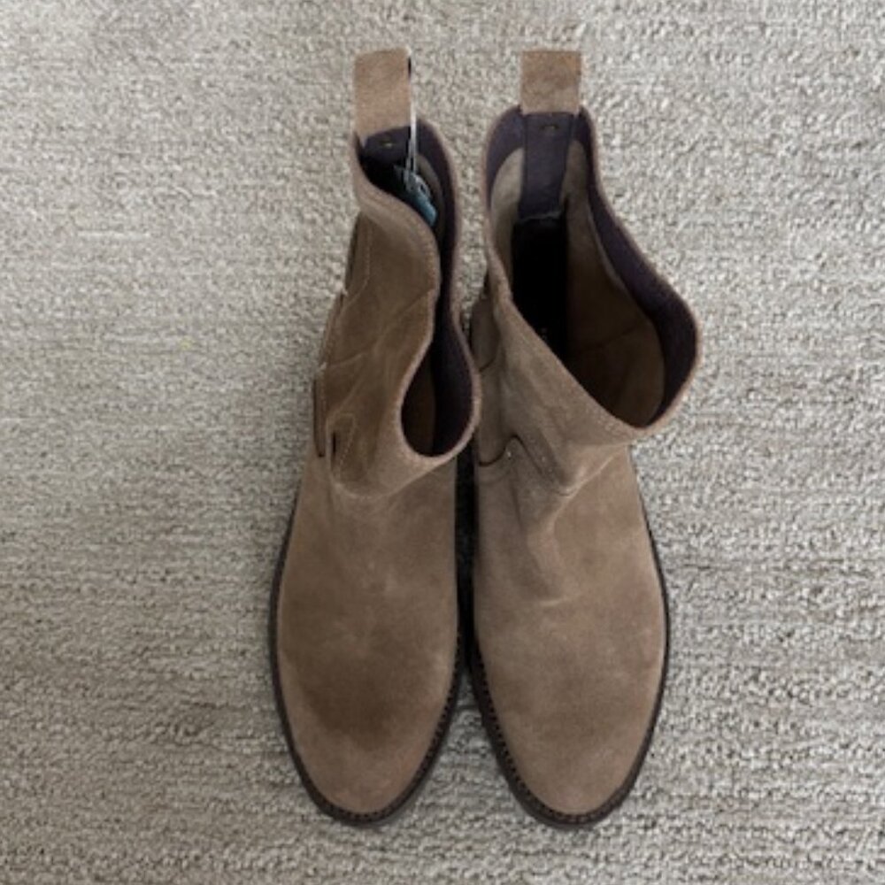 Donald Pliner Women's Suede Boots in Perfect Condition - Picture 4 of 6